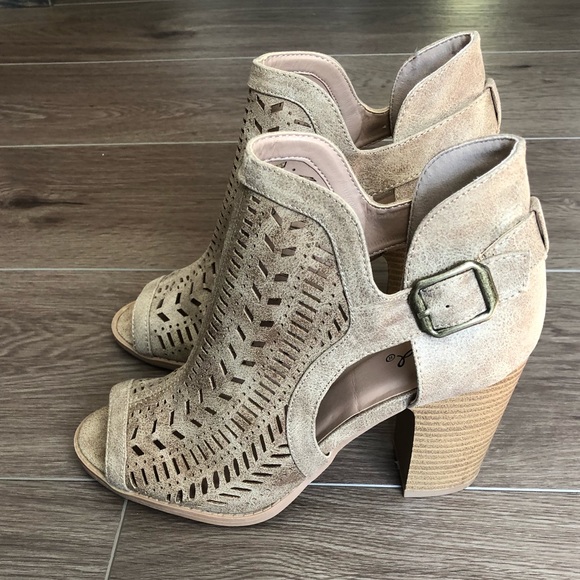 10⚡️Taupe Laser Cut Peep Toe Bootie - Picture 3 of 6